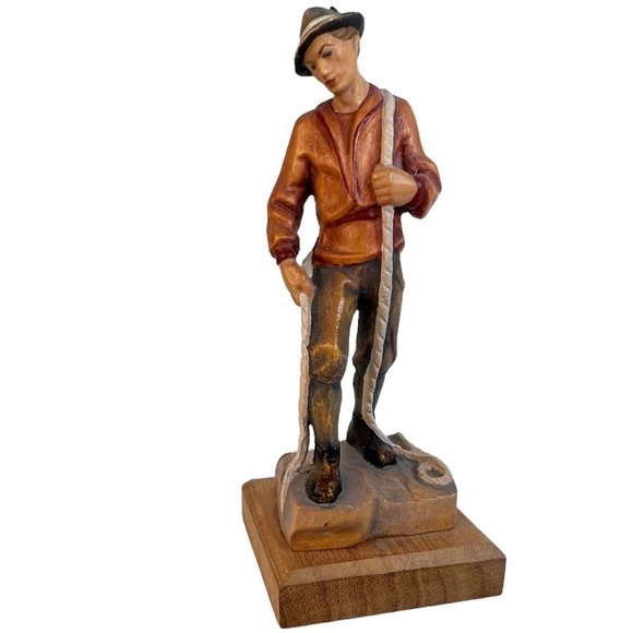 Three Men Boy Figurines on Wood Bases Resin Vintage 4 1/4" 4 1/8" and 3 1/2" - Picture 7 of 9